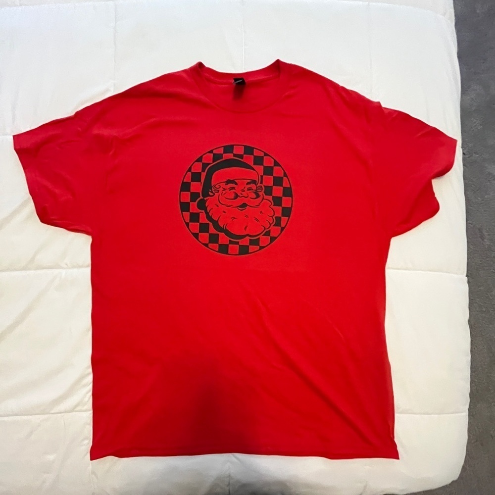 Red and Black Ckeckerboard Santa. Gildan Shirt Size XL. NWOT